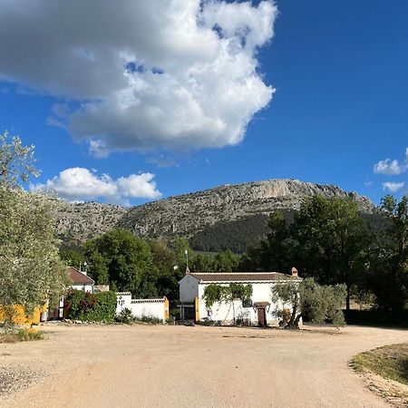 El Patio Del Molino - Hostal Rural Villanueva del Trabuco Luaran gambar